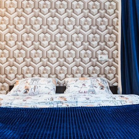 2 Kn. Romana Apartment Lviv Eksteriør billede