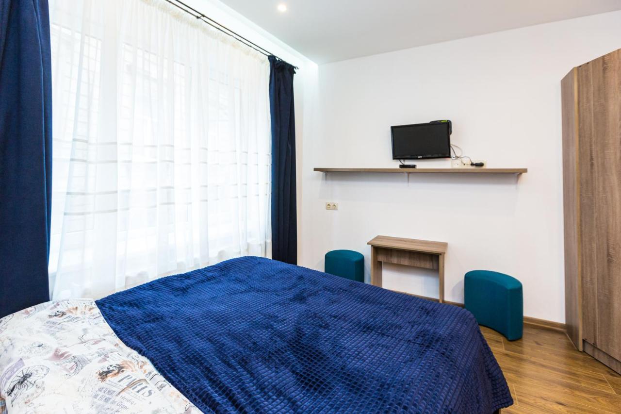2 Kn. Romana Apartment Lviv Eksteriør billede