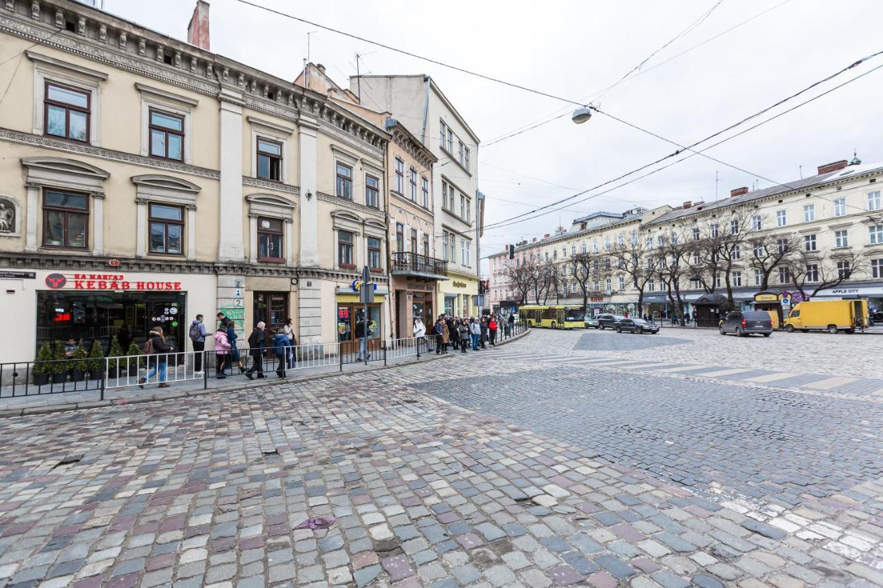 2 Kn. Romana Apartment Lviv Eksteriør billede