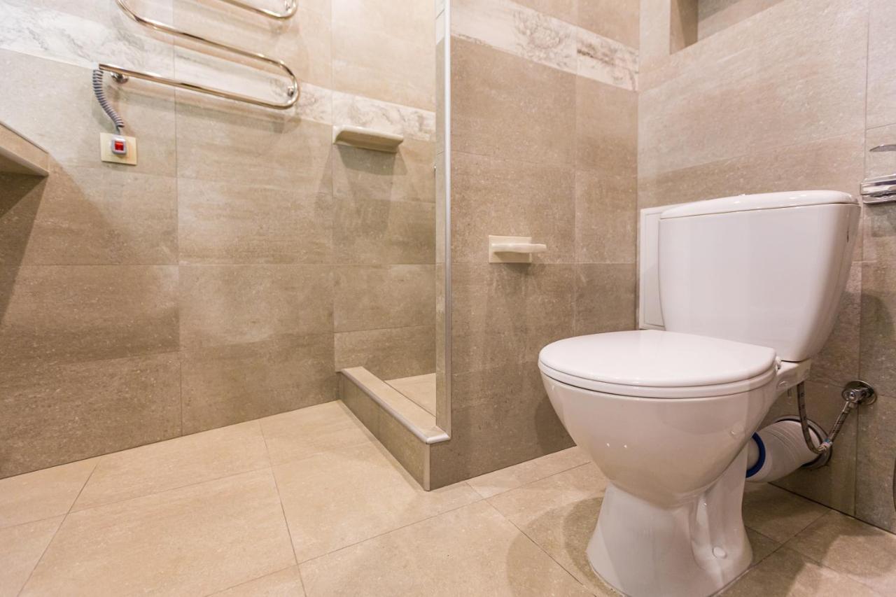 2 Kn. Romana Apartment Lviv Eksteriør billede